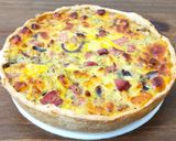 Foto del paso 4 de la receta: Tarta de cebollas, queso y panceta 😋😋😋