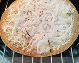 Foto del paso 6 de la receta: Pizza fit - queso y cebolla