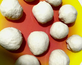 Foto del paso 3 de la receta: Bollitos de queso feta, tomate y albahaca