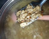 A picture of step 7 of Maggi soup with roasted nuts and chicken 😋😋😋😋.