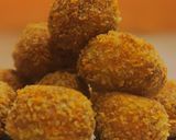 Foto langkah ke 4 dari resep Bola-bola Pisang Super Simple!.