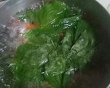 Foto langkah ke 2 dari resep Omelet Bayam.