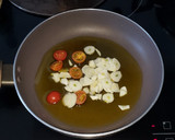 Foto del paso 2 de la receta: Empanadas camarón queso y ostión queso