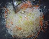 Foto langkah ke 3 dari resep 198. Bihun Jagung Goreng.