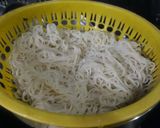 वेज चाउमीन (veg chowmein recipe in Hindi) रेसिपी चरण 1 फोटो