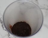 A picture of step 1 of Oreo Chocolate shake.