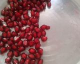 A picture of step 1 of Fruit Raita.