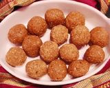 A picture of step 5 of Til Gur Laddoo / तिळगुळ लाडू.