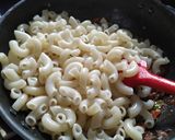 देसी मॅकरोनी पास्ता (desi macroni pasta recipe in marathi) रेसिपी स्टेप 3 फोटो