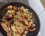 Foto langkah ke 3 dari resep Ayam goreng mentega.