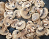 Foto del paso 3 de la receta: Champiñones en salsa de vino blanco