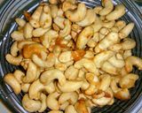 Foto langkah ke 4 dari resep Mete goreng asin manis.