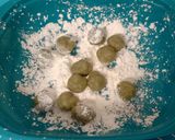Foto langkah ke 7 dari resep Mochi Bites Creamy Matcha.