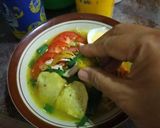 Foto langkah ke 9 dari resep Soto Lamongan tabur serbuk koya.