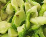 Hình bước làm 3 của món Rau mầm đá xào tỏi (món chay)