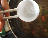 A picture of step 9 of Hot and sour vegetable soup.