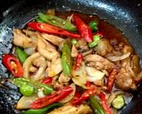 รูปขั้นตอนการทำที่ 5 ของ ไก่ผัดพริกสด