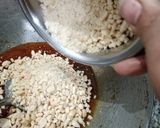 પીનટ ચીક્કી (Peanut Chikki Recipe In Gujarati) રેસીપી સ્ટેપ2ફોટો
