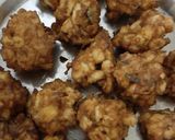 A picture of step 2 of Spicy Egg Cutlet.