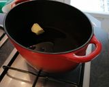 Une image de l'étape 2 de Sauté de veau marengo.