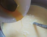 A picture of step 4 of Mango flavour fruit and jelly custard.
