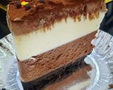 Foto langkah ke 10 dari resep Triple chocolate mousse oreo cake.