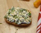 Spenótos-sajtos reggeli szendvics recept fázis 2 fotója
