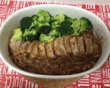 Foto del paso 6 de la receta: Solomillo de cerdo al horno con cebolla al jerez y brócoli