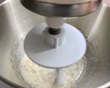 Foto del paso 1 de la receta: Bollos de leche y queso