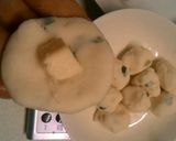 Foto langkah ke 2 dari resep Cilok Isi Keju.