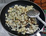 A picture of step 1 of Bhindi Aloo.