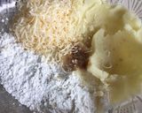 Foto langkah ke 2 dari resep Potato pom-pom (bola-bola kentang keju).