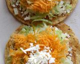 Foto del paso 11 de la receta: Tostadas de frijol