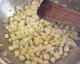 Foto del paso 4 de la receta: Raviolis de calabacín en salsa de tomate
