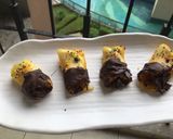 A picture of step 7 of Mango chocolate pan roll.