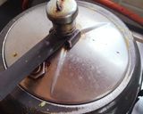 A picture of step 7 of Dal khichdi.