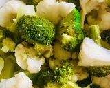 Foto del paso 2 de la receta: BOCADILLOS DE BROCOLI Y COLIFLOR 🥦🥦🙌🏼🥦🥦😋