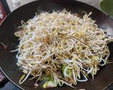 Foto langkah ke 4 dari resep Tumis Tauge Tahu.