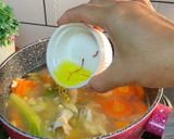 Foto langkah ke 5 dari resep Saffron Vegetables Soup.