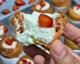 Foto langkah ke 9 dari resep Kue Sus Vla Keju Strawberry aka Kue Sus Merah Putih.