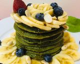 A picture of step 6 of Banana spinach pancakes with peanuts.