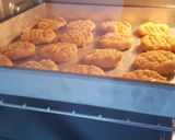 Foto langkah ke 4 dari resep Cornflakes Cheese cookies (tanpa mixer).