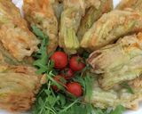 Foto del passaggio 5 della ricetta Zucchine alla griglia e tempura di fiori