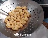 Foto langkah ke 7 dari resep Keripik Bawang (Cetak) Garfu Oldiest & Memorable.