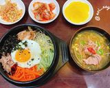 Hình bước làm 3 của món Cơm trộn Bibimbap cá hộp Hàn Quốc