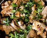 A picture of step 5 of Beef intestines/Tripe stir fry.
