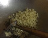Foto langkah ke 4 dari resep Indomie Rebus Goreng.