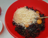 Foto del paso 2 de la receta: Budín de hojas de betarragas y queso