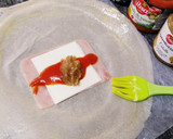 Foto del paso 3 de la receta: Rollitos mixtos de navidad con cebolla caramelizada y tomate