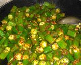A picture of step 3 of Bhindi fry.